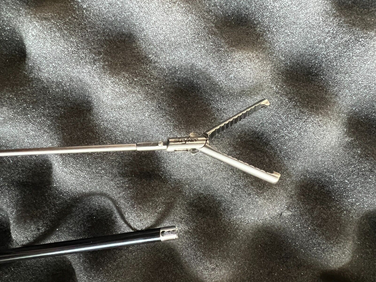 Stryker 250-080-233 Monopolar Handle w/ 250-080-697 Retention GRASPER 5mm x 33cm