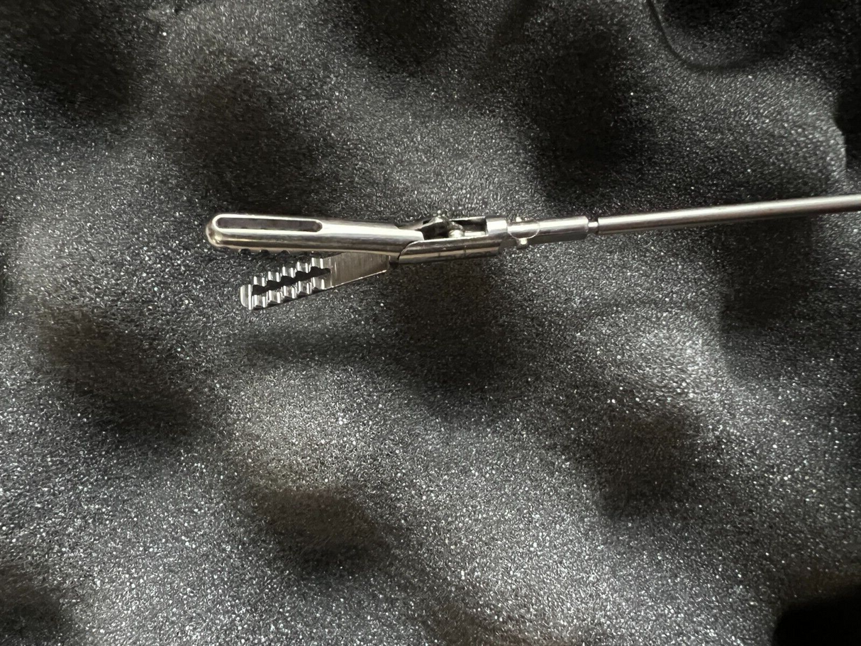 Stryker 250-080-233 Monopolar Handle w/250-080-312 Fenestrated Schertl 5mmx33cm