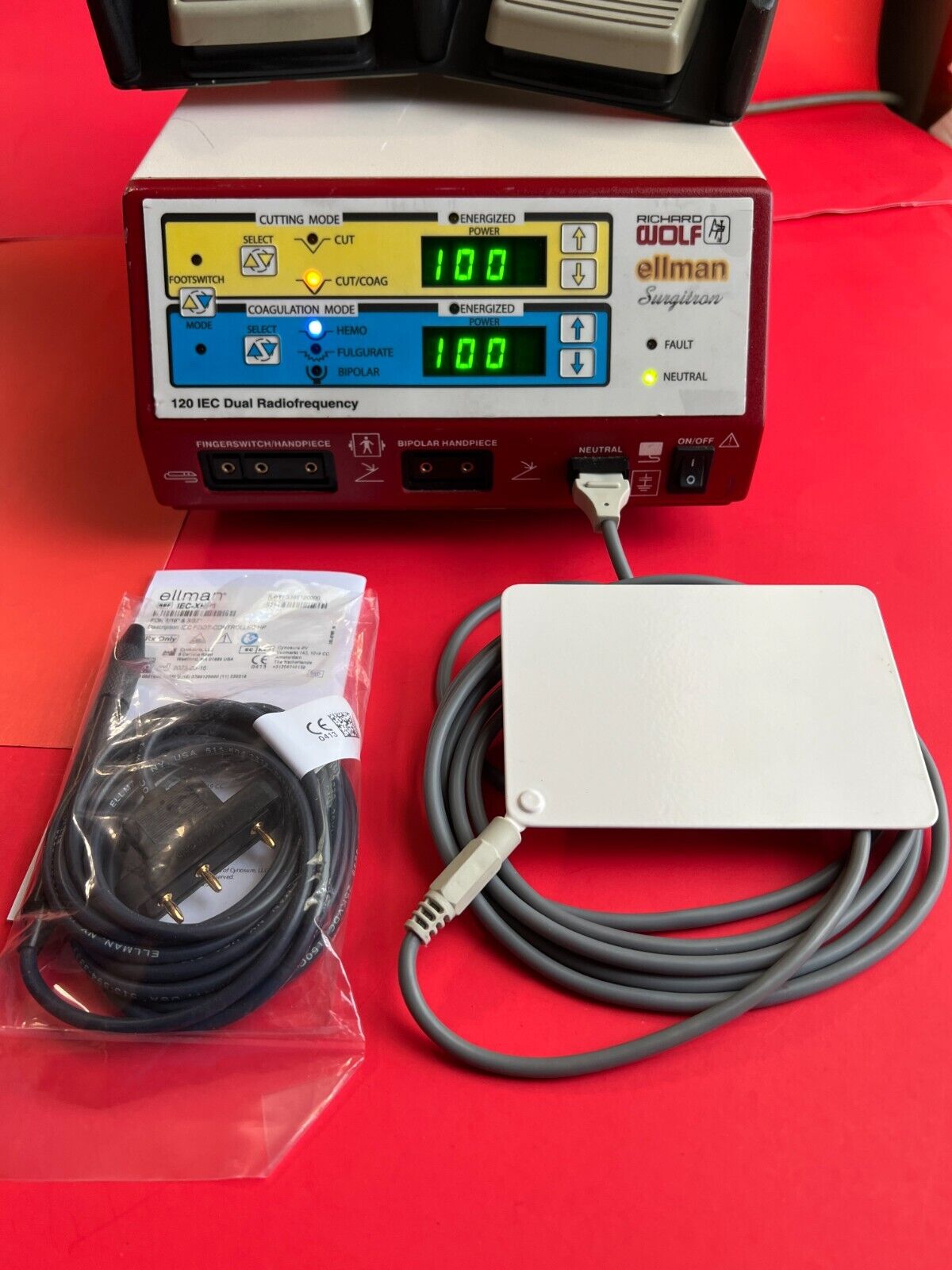 Richard Wolf Surgitron 4.0 HMz Dual RF 120 IEC Generator Ellman w/ Foot switch