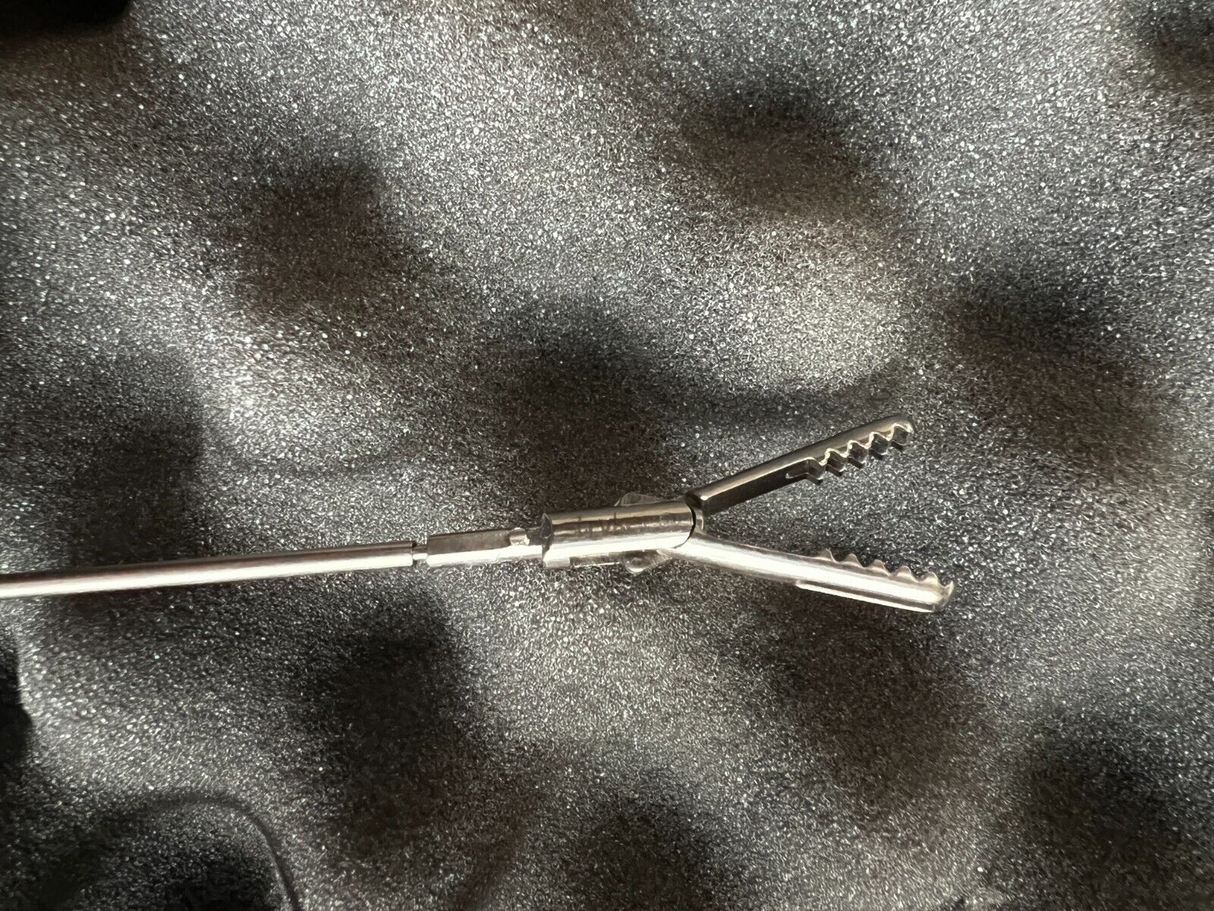 Stryker 250-080-233 Monopolar Handle w/250-080-312 Fenestrated Schertl 5mmx33cm