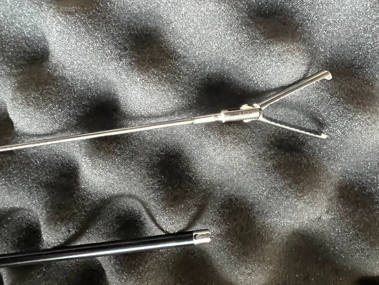 Stryker 250-080-233 Monopolar Handle w/ 250-080-697 Retention GRASPER 5mm x 33cm