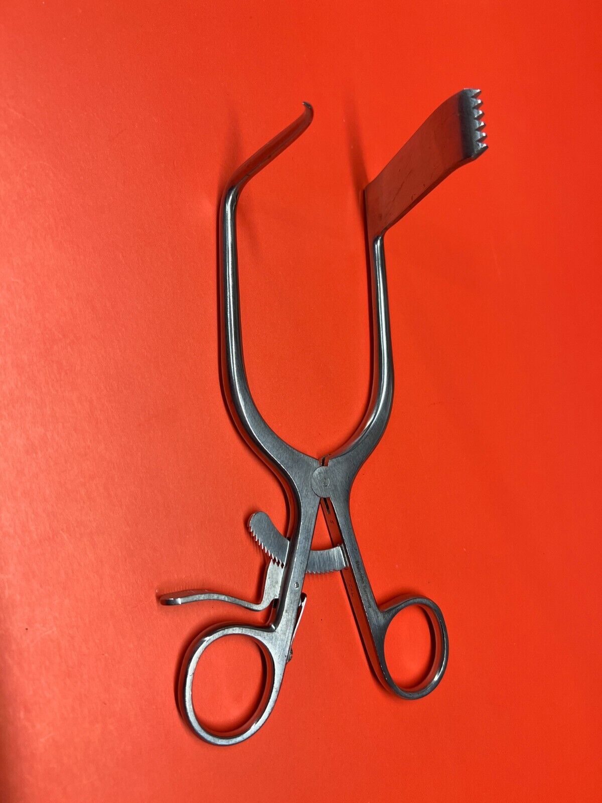 V. Mueller #NL5390-002 Williams-style Disectomy Retractor 7" Germany