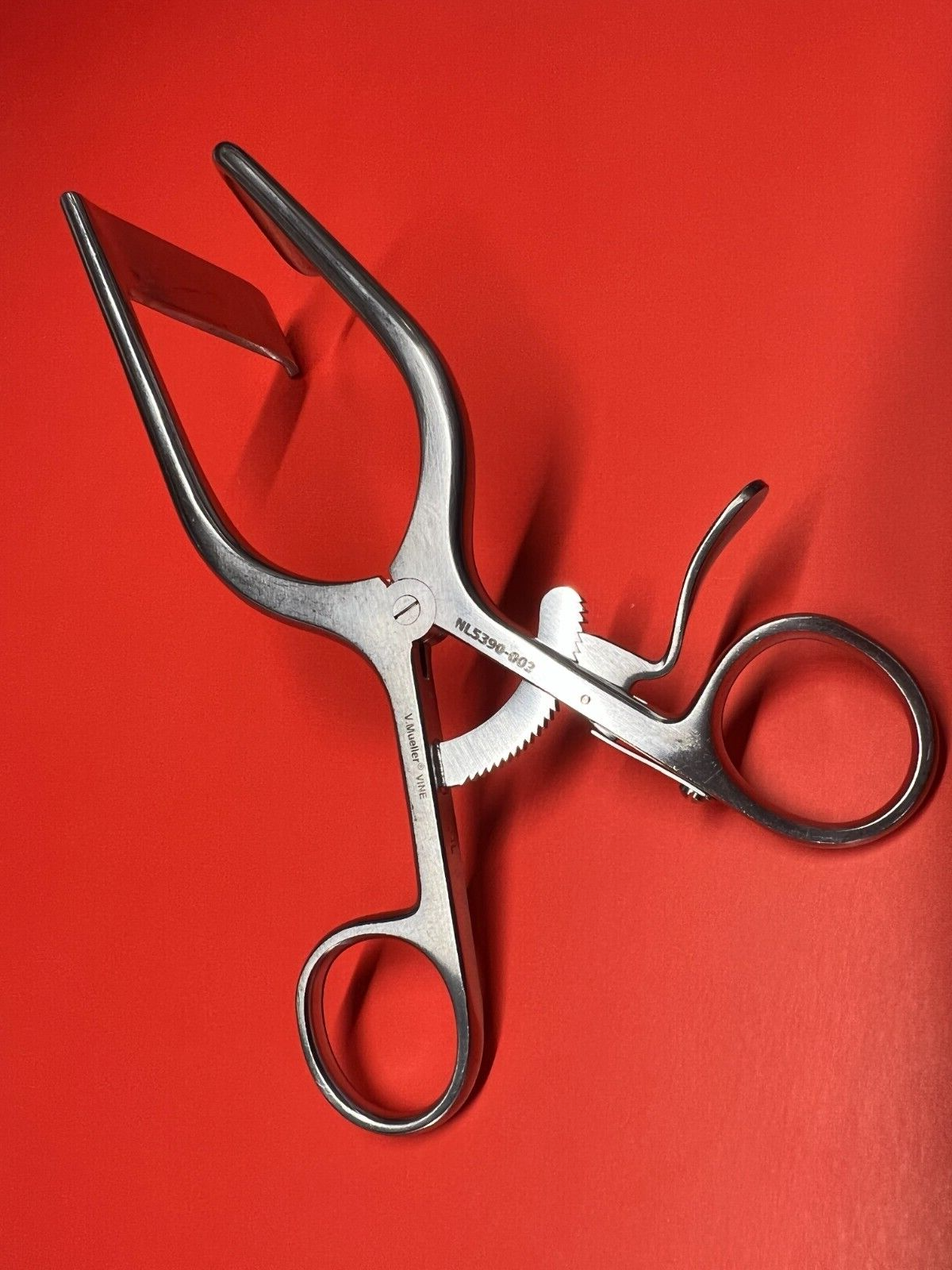 V. Mueller #NL5390-002 Williams-style Disectomy Retractor 7" Germany