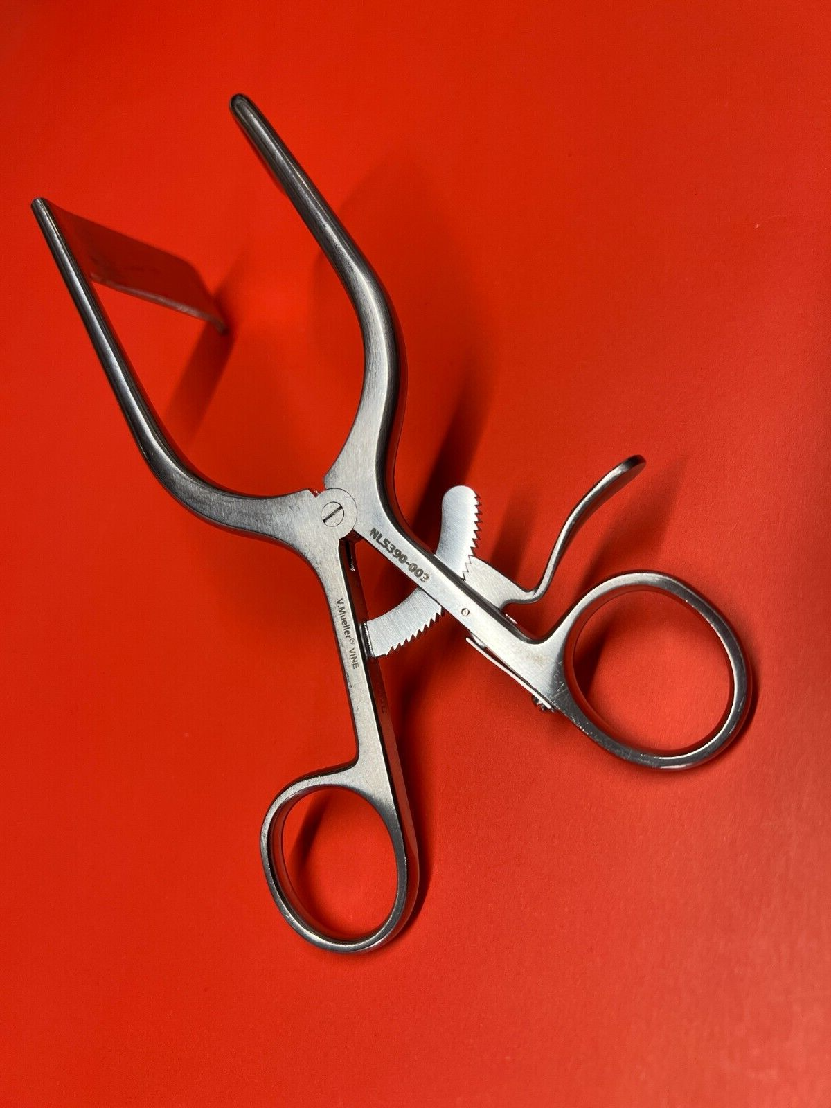 V. Mueller #NL5390-002 Williams-style Disectomy Retractor 7" Germany
